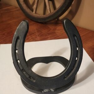 Rustic Black Horseshoe Stand